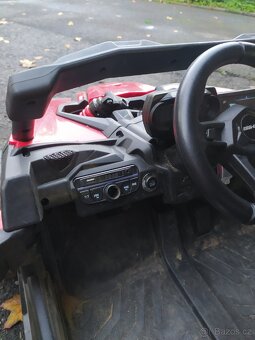 Elektrické autíčko CAN-AM Maverick
nová verze s baterií - 7