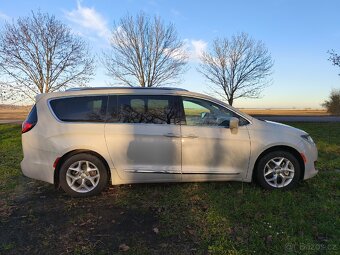 Chrysler Pacifica Touring L Plus - 7