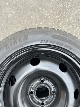 Zimní pneu 215/55/R16/97H včetně disku + poklice - 7
