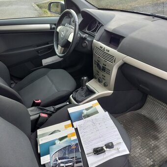 Opel Astra, 1.9CDTI,KRÁSNÁ,SERVISKA,VÝBAVA - 7