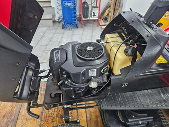 Prodám sekací traktůrek Hecht 5639 - 7