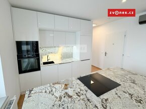 Pronájem bytu 2+kk 63,7 m², Lorencova, Zlín - 7