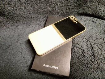 Samsung Galaxy Z Flip 6 - 7