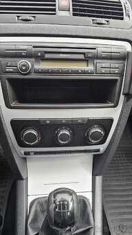 Škoda oktavie II. Fcelift, sedan původ ČR - 7