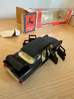 Starý kovový model USSR ČAJKA 1:43 - 7