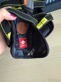 Chranice loktu CCM Tacks AS-V Pro Yth vel. Medium - 7