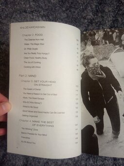 Khloe KARDASHIAN:Strong Looks Better Naked - 7