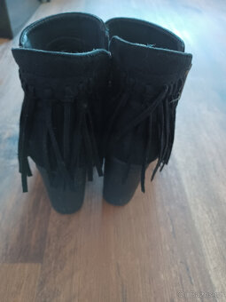 Kotníkové černé boty - 7