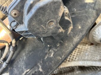 Výfuk náprava nárazník - 7