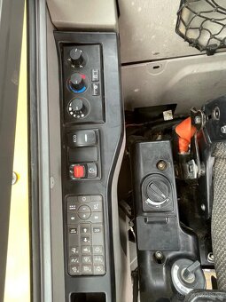 Pásový bagr Volvo ECR88D - 7