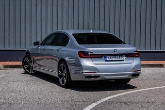BMW Rad 7 730d A/T - 7