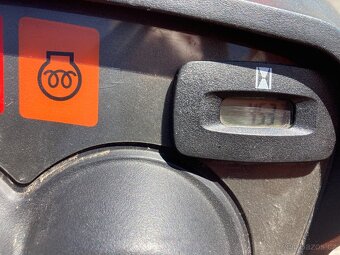 Zahradní traktor Kubota GR 1600 II - 7