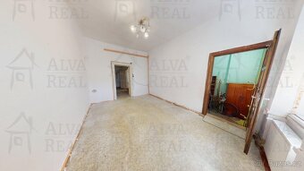 Prodej bytu 3+1 72,93 m² v rodinném domě se zahradou, Krá... - 7