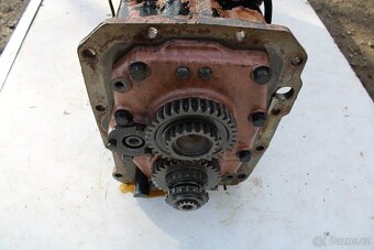 Zetor 8145 10145 převodovka zánovní z postřikovače rp6 - 7