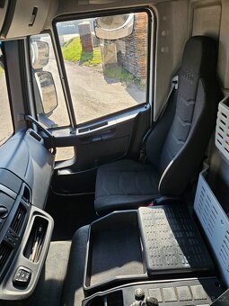 Iveco EuroCargo 140-280 Plachta, Hydraulické čelo, 14 tun - 7