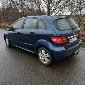Mercedes Benz B180 - 7