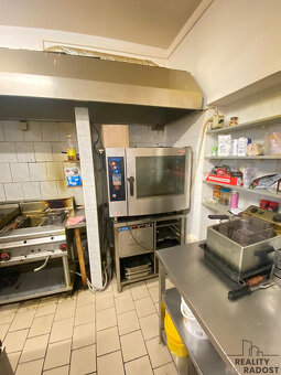 Prodej domu s restaurací a byty Přerov Dluhonská - 7