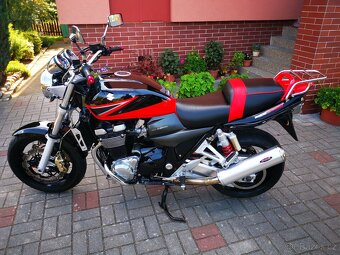 Suzuki GSX 1400 K4 - 7