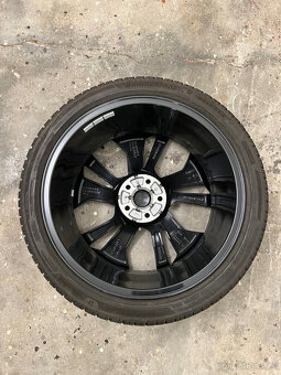 Octavia - originál komplet zimní kola.Jako nové.8mm.Přivezu - 7