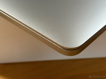 MacBook Pro M2 (16 GB RAM, 1 TB SSD) pěkný stav - 7