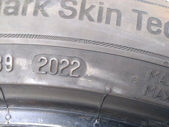 Prodám 2 zimni gumy Uniroyal 235/45 R18 DOT 2022 - 7
