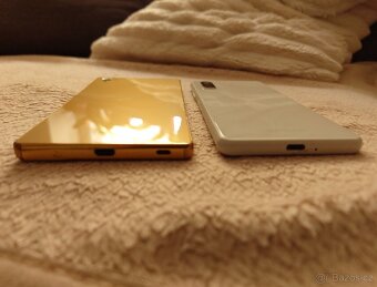 Prodám 2x tel. Sony Xperia - 7