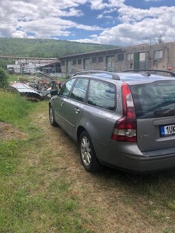 Prodám Volvo V50 2.0D 100kw. r.v.2007 - 7