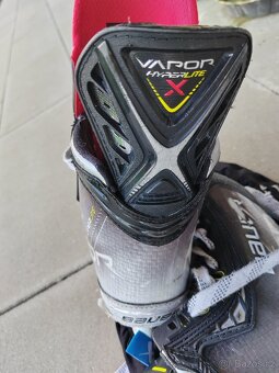 Hokejové brusle BAUER VAPOR HYPERLITE, vel. 6.0, Fit 1 - 7