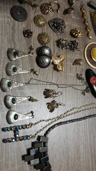 Střibro a bižuterie - 7