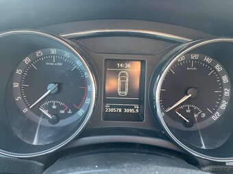 Škoda Superb 2.0 TDi 103 kW, r.v. 2010 - 7