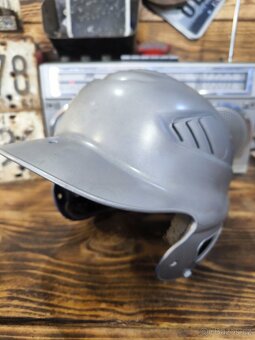 použité baseball helmy - 7