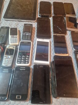 Telefon vysílačky hodinky notebook - 7