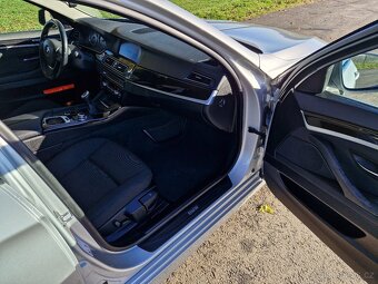 BMW 523i manuál, CZ, velký servis, NAVI, PDC - 7