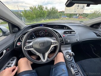 Prodám Honda Civic 8g UFO 1,8 103kw benzín 195xxx km - 7