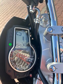 Suzuki GSR 750 - ČERNÁ - 7