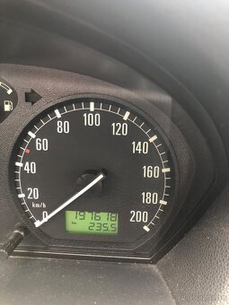 Prodám Škoda Fabia 1.4 55 KW-Klimatizace,TAŽNÉ - 7