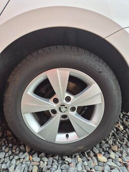 Škoda octavia 2tdi Style bíla barva - 7