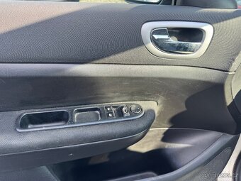 Peugeot 307 1.6i, 80 kw, NOVÁ TK DO 10/27 - 7
