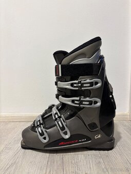 Lyžařský set - lyže, lyžáky, hole - 7