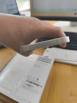 Nothing Phone 1 (A063) 8GB/256GB skvělý stav - 7