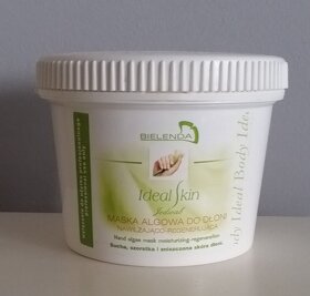 Tom Ford, Armani Prive, příčes, maska na ruce, AeroChamber - 7