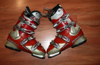 lyže dynamic 130 cm , lyžáky - 7