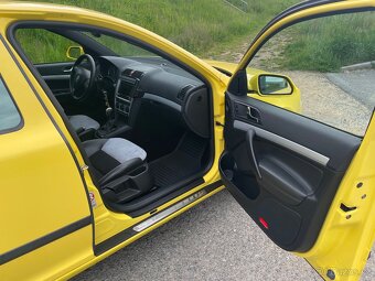 Škoda Octavia 2 RS 2.0 TFSI žlutá - 7