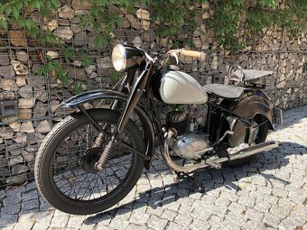 ČZ 125 T z roku 1949 s TP - 7