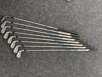 Sada použitých golfových holí včetně bagu - 7