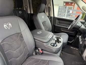 DODGE RAM CLASSIC PENTASTAR 6 míst - 7