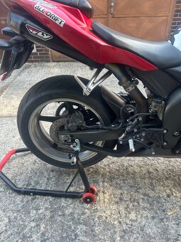 Yamaha R1 - 7