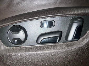 Sedačky hnědá perforovaná kůže VW Touareg 7 FL r.v. 2016 - 7