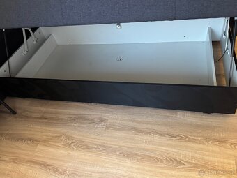 Kvalitní postel Boxspring s matracemi - 7