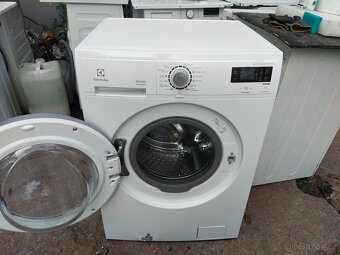 Prodám dig.pračku se sušičkou zn. ELECTROLUX-DOVEZU-- - 7